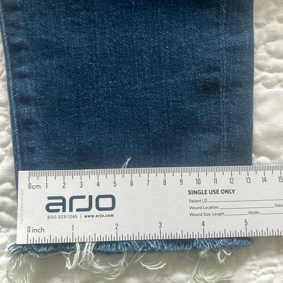 MOTHER Jeans : The Looker - Picture 9 of 10